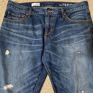 Gap sexy boyfriend distressed jeans women size 28 petite. 28” inseam